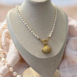 Selene Shell Necklace